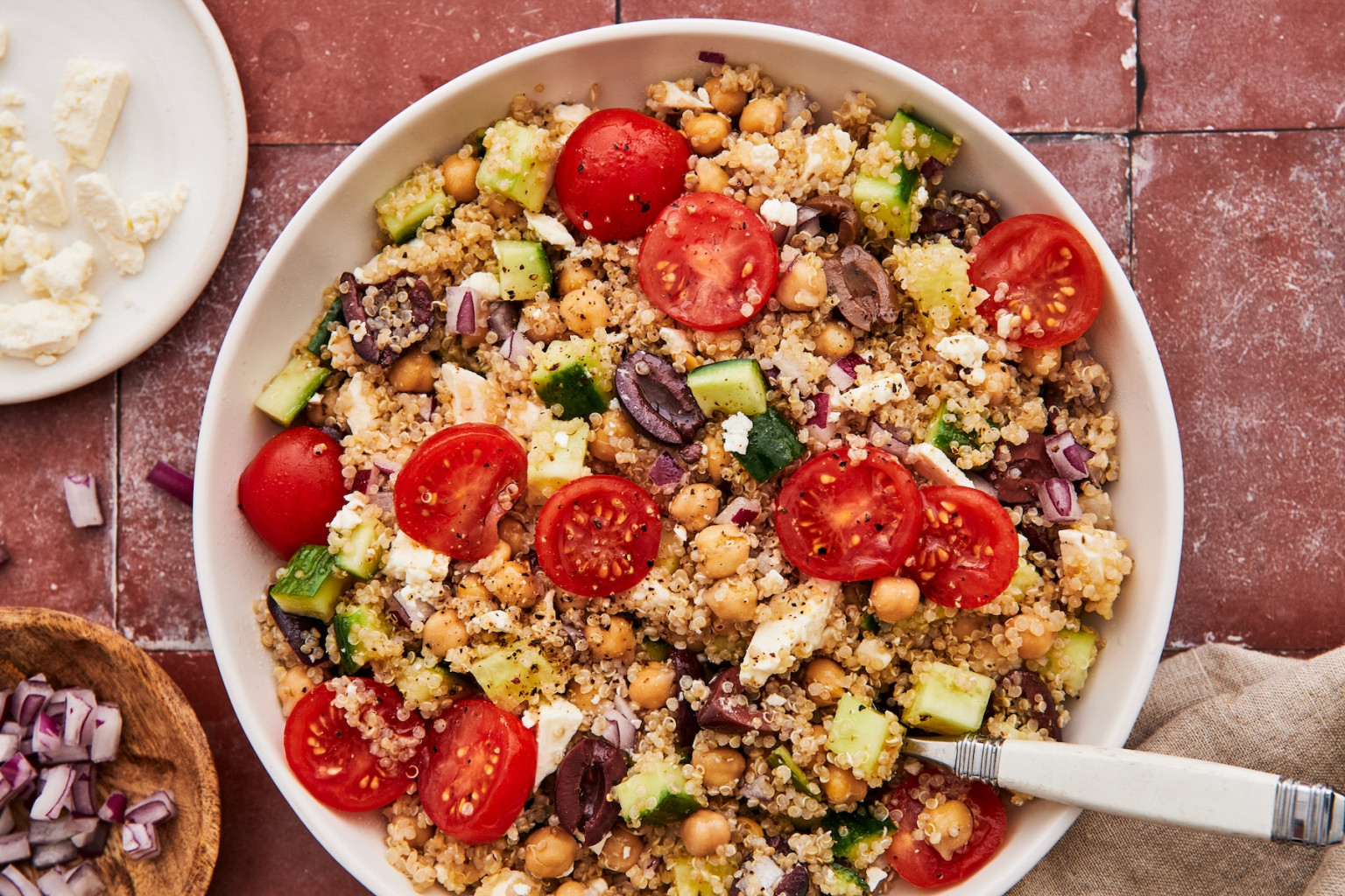 Greek Quinoa Salad With Chickpeas Healthy Fresh Delicious